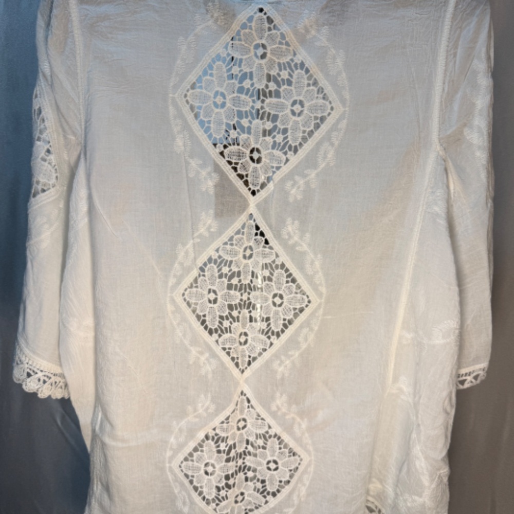 Gorgeous white lace boho blouse by Spiaggia Dolce 🤍 100% cotton, breathable and - Picture 2 of 5